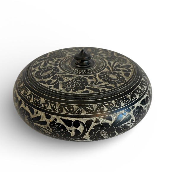 Vintage Mexican Folk Art Hand Carved Stone Lidded Round Bowl Box Floral 4" x 8" - Picture 2 of 7